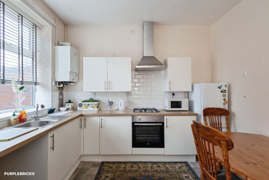 Property photo 3 of 12 Kitchen/Diner
