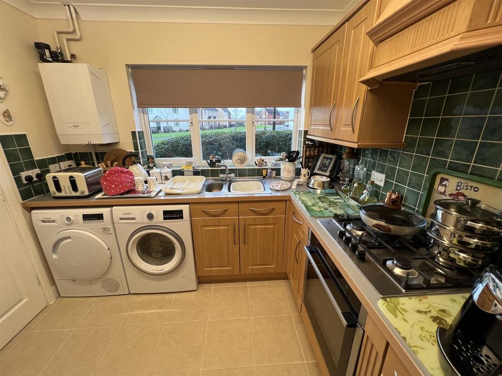 Property photo 3 of 15 Kitchen 3.Jpg