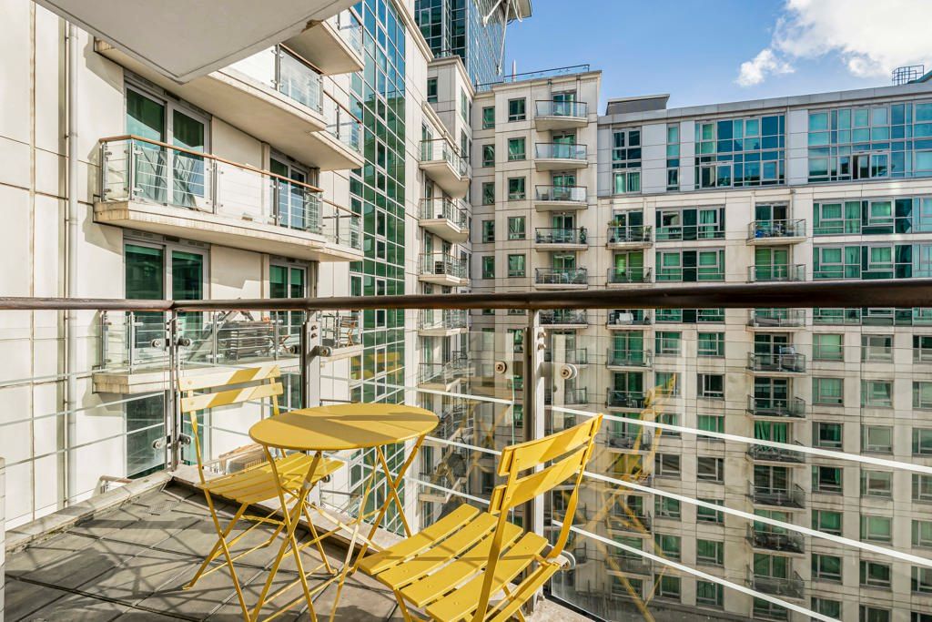 Property photo 1 of 17 Balcony