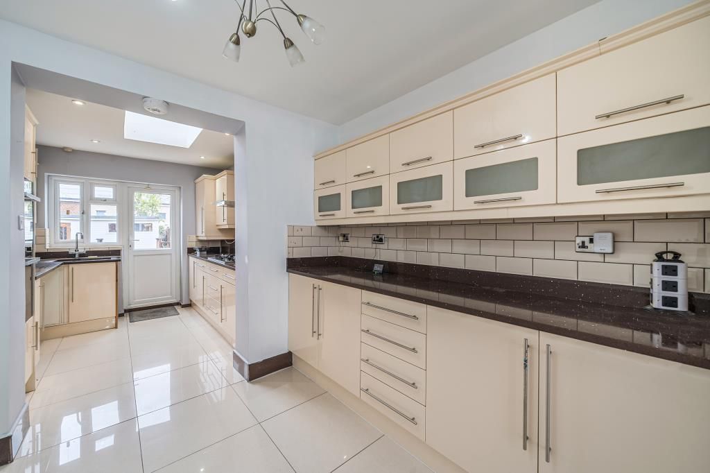 Property photo 2 of 14 Kitchen