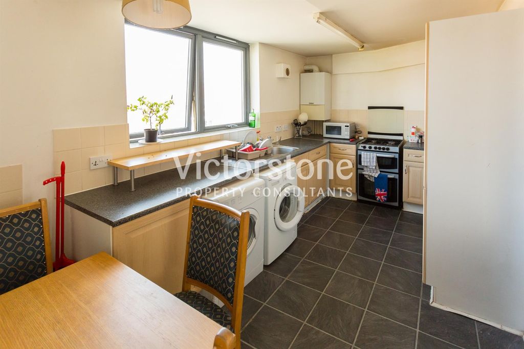 Property photo 1 of 10 3977231