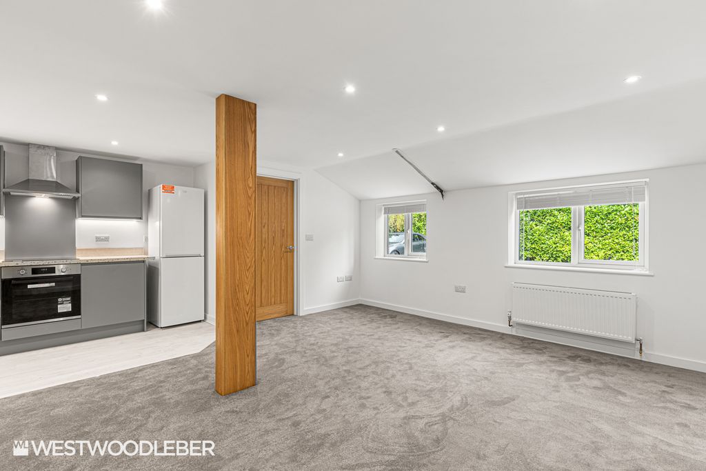 Property photo 3 of 18 Willowcottage_3