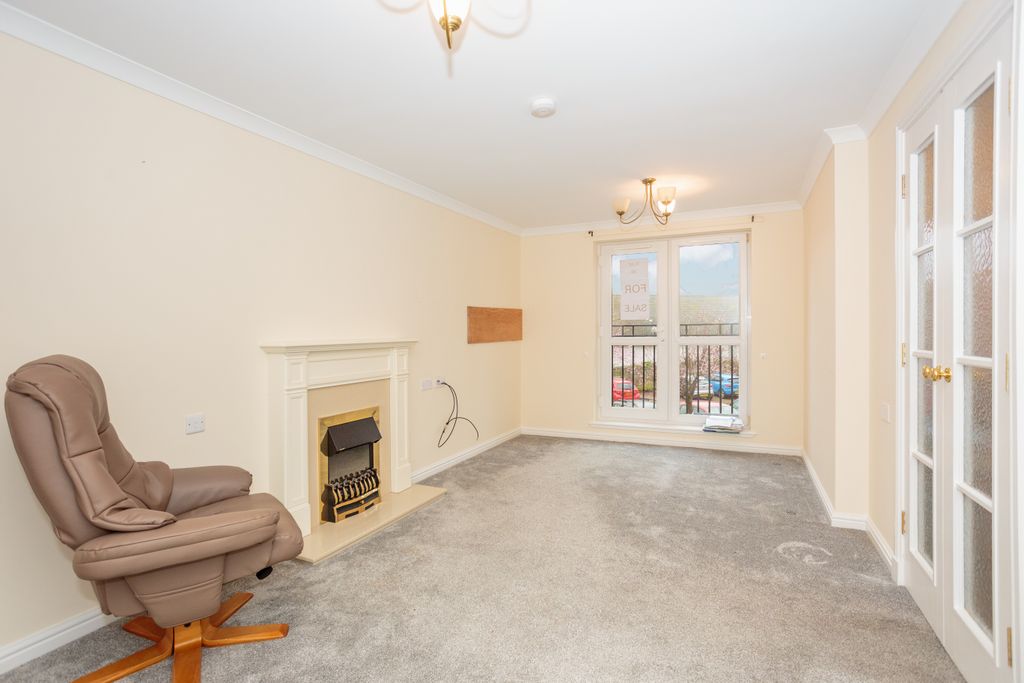 Property photo 3 of 16 Living Room