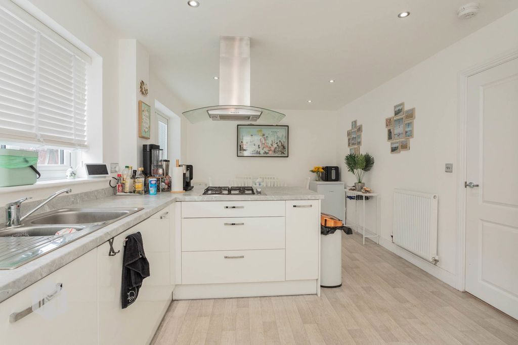 Property photo 3 of 20 Photograph