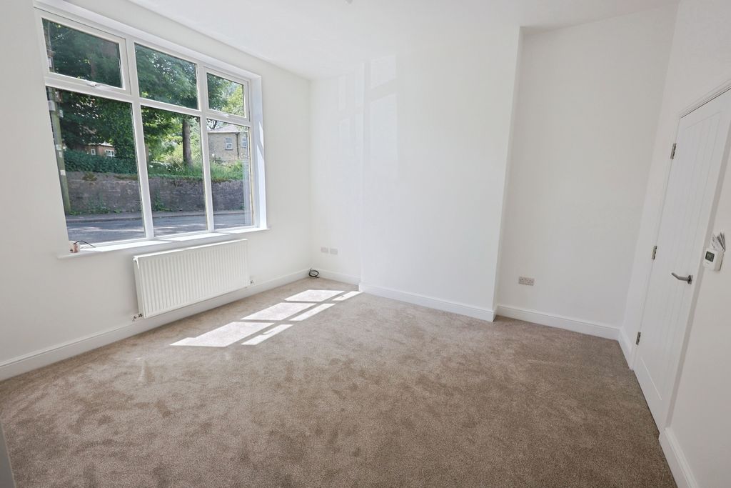 Property photo 3 of 9 Pbox-Img.Jpg
