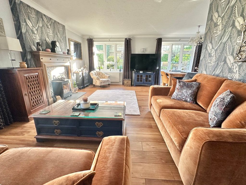 Property photo 2 of 36