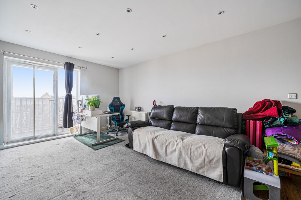 Property photo 3 of 19 17-6Ae079860521E-...