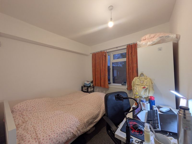 Property photo 1 of 8 Photo 7