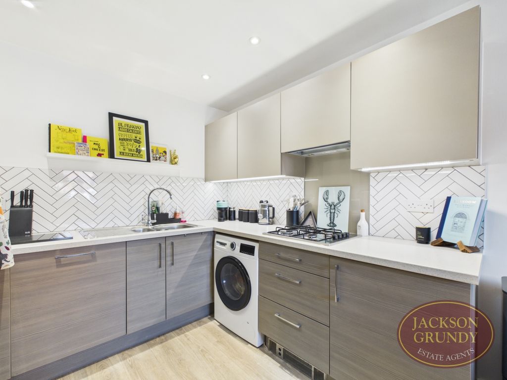Property photo 2 of 20 Glebe Road