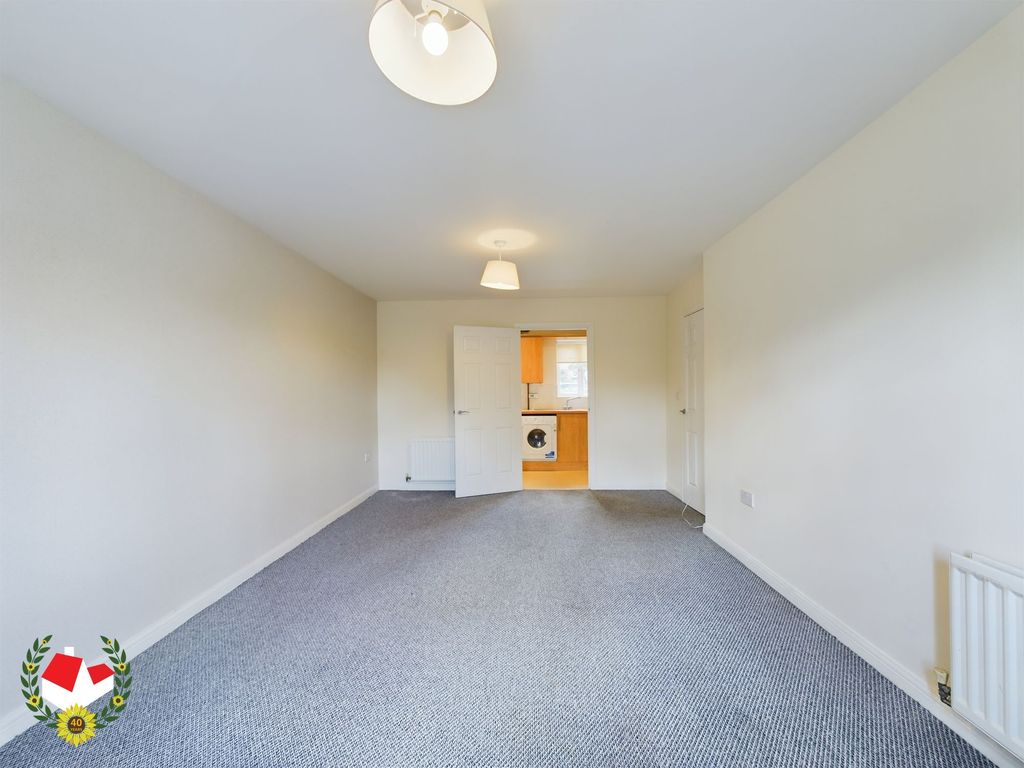 Property photo 2 of 12 Photo 3