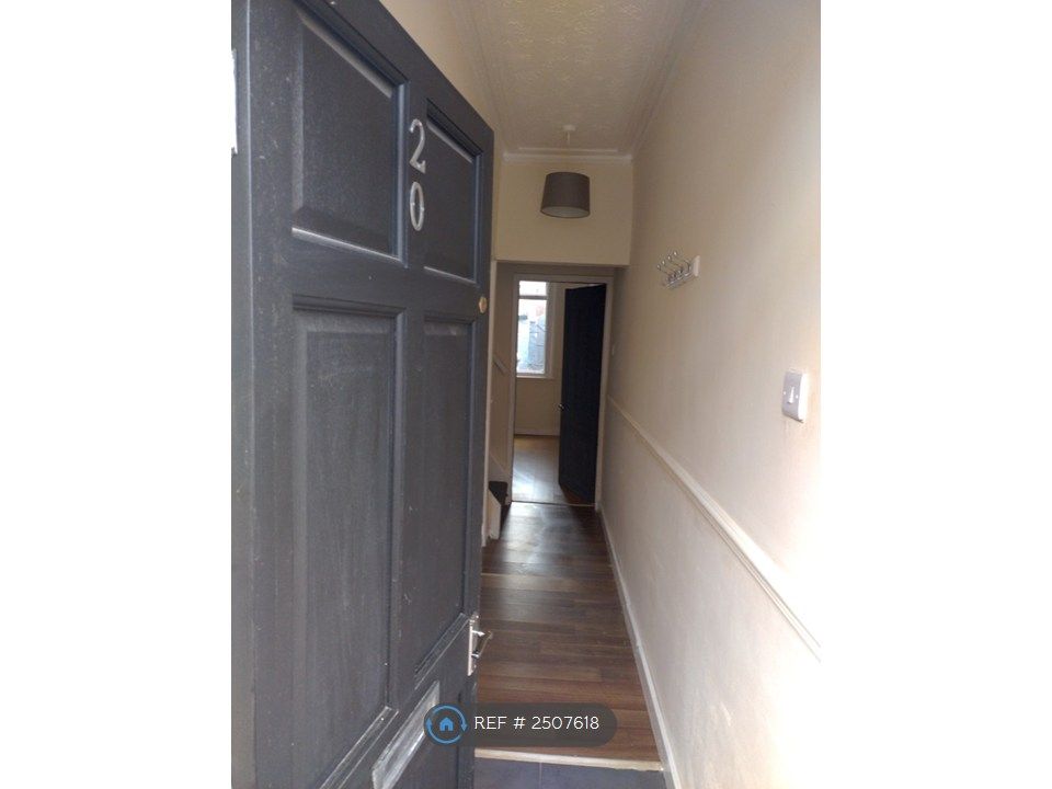 Property photo 2 of 20
