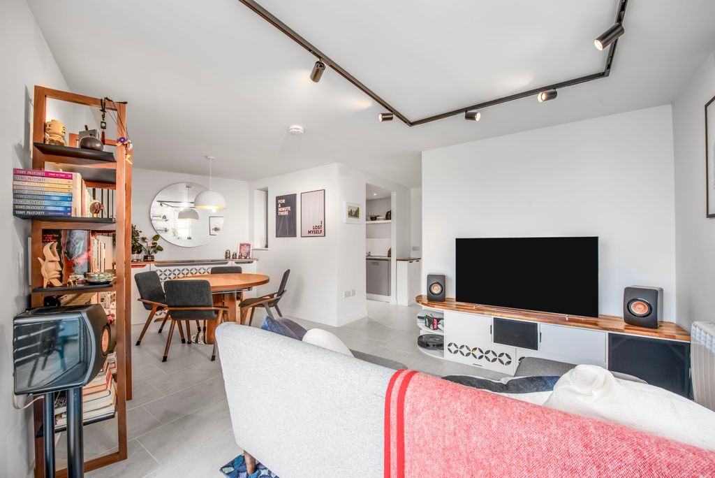 Property photo 1 of 17 Living Area