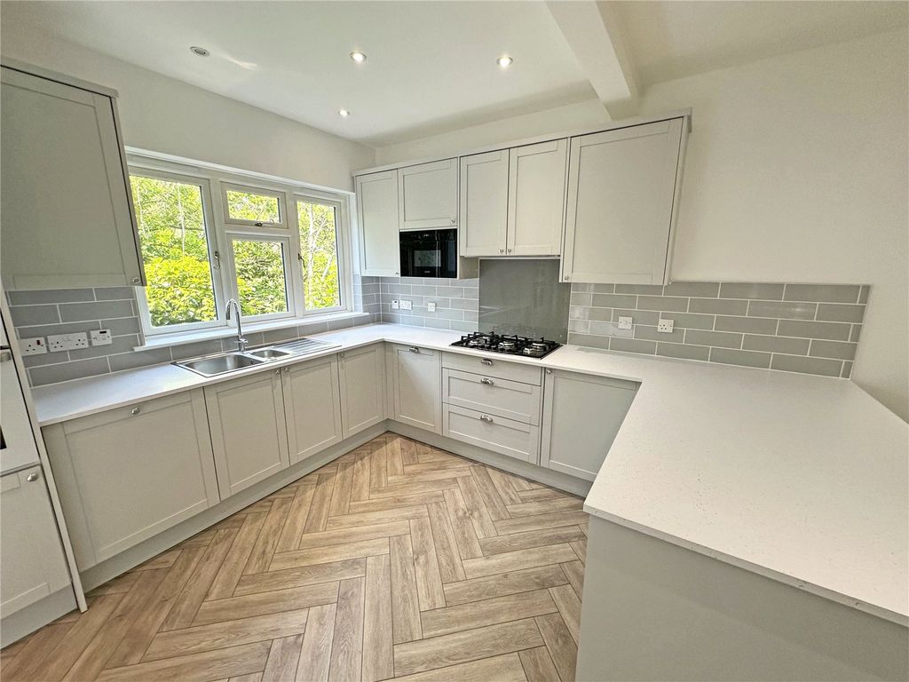 Property photo 2 of 24 Picture No. 57