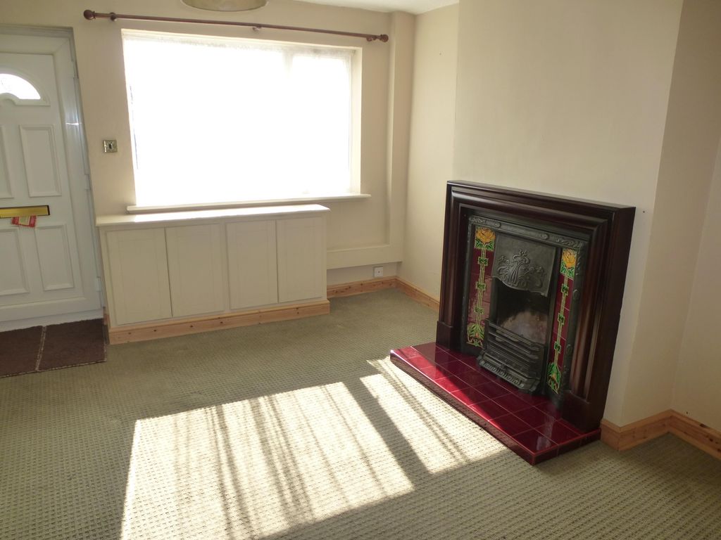 Property photo 2 of 10 Living Room