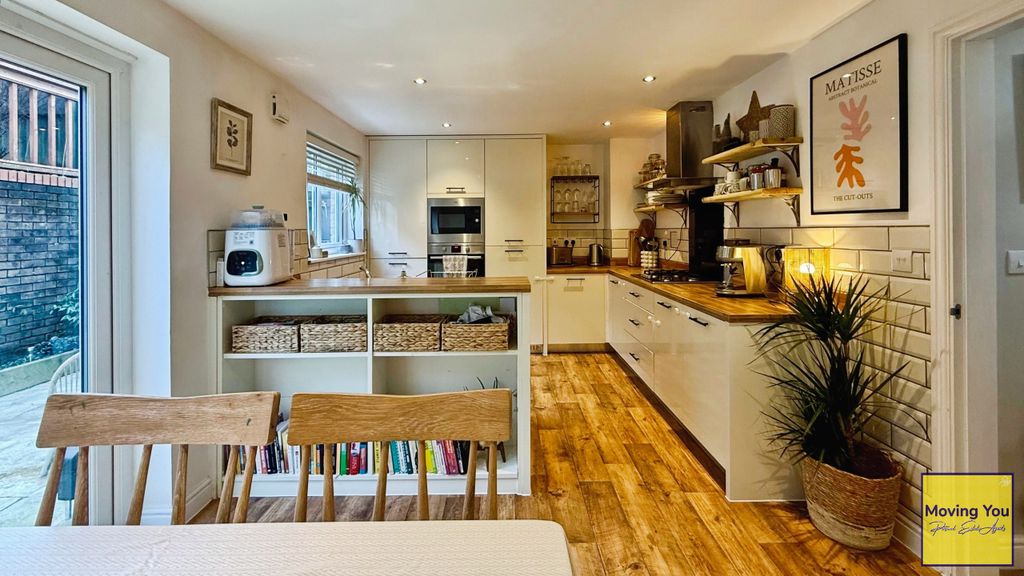 Property photo 3 of 25 Photo 3