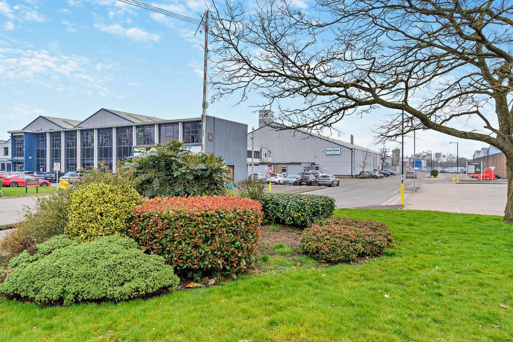 Property photo 3 of 4 8638717-Exterior34-800