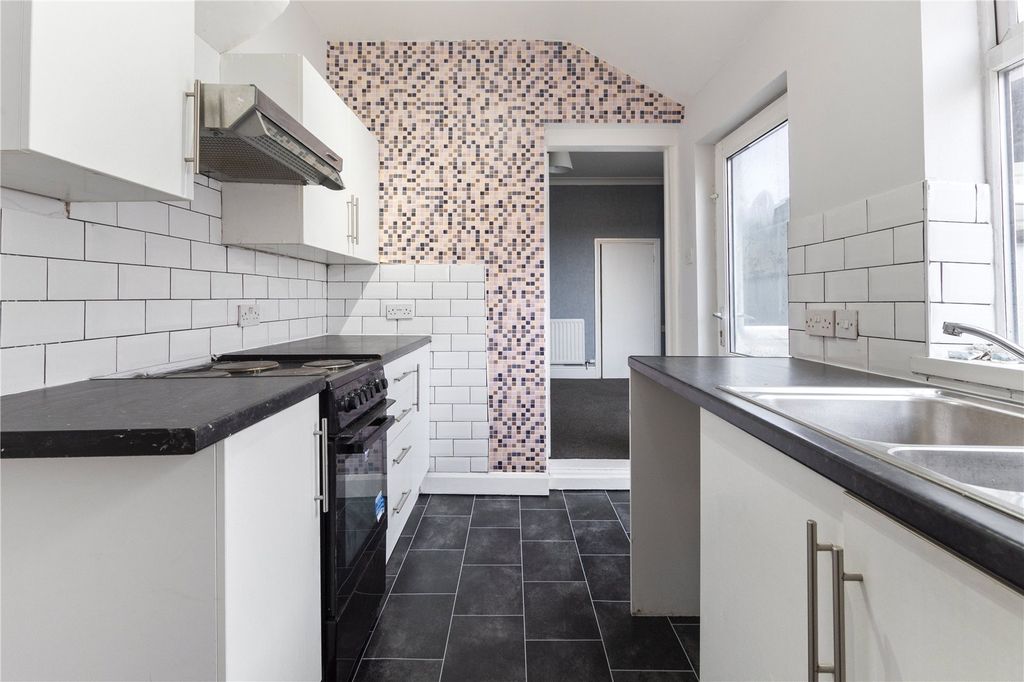 Property photo 3 of 10 Picture No. 05