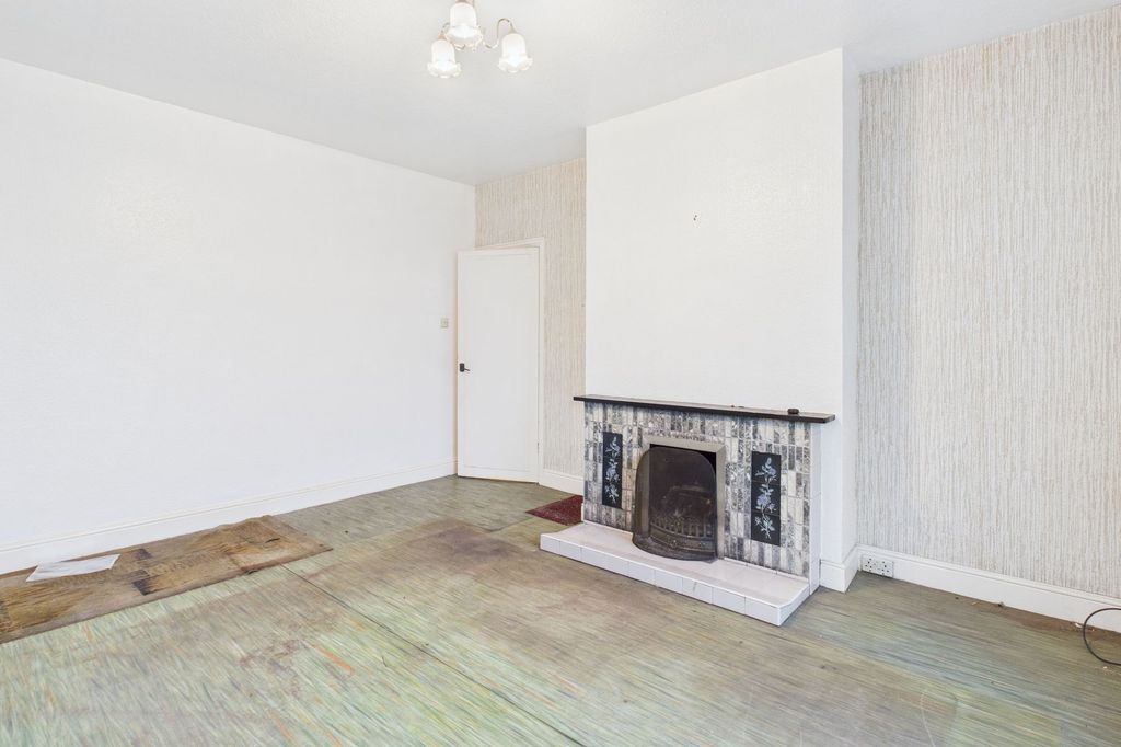 Property photo 2 of 26