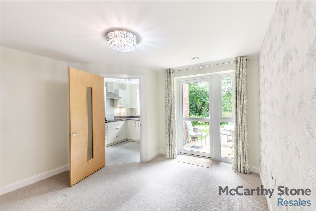Property photo 2 of 20 8654475-Interior04.Jpg