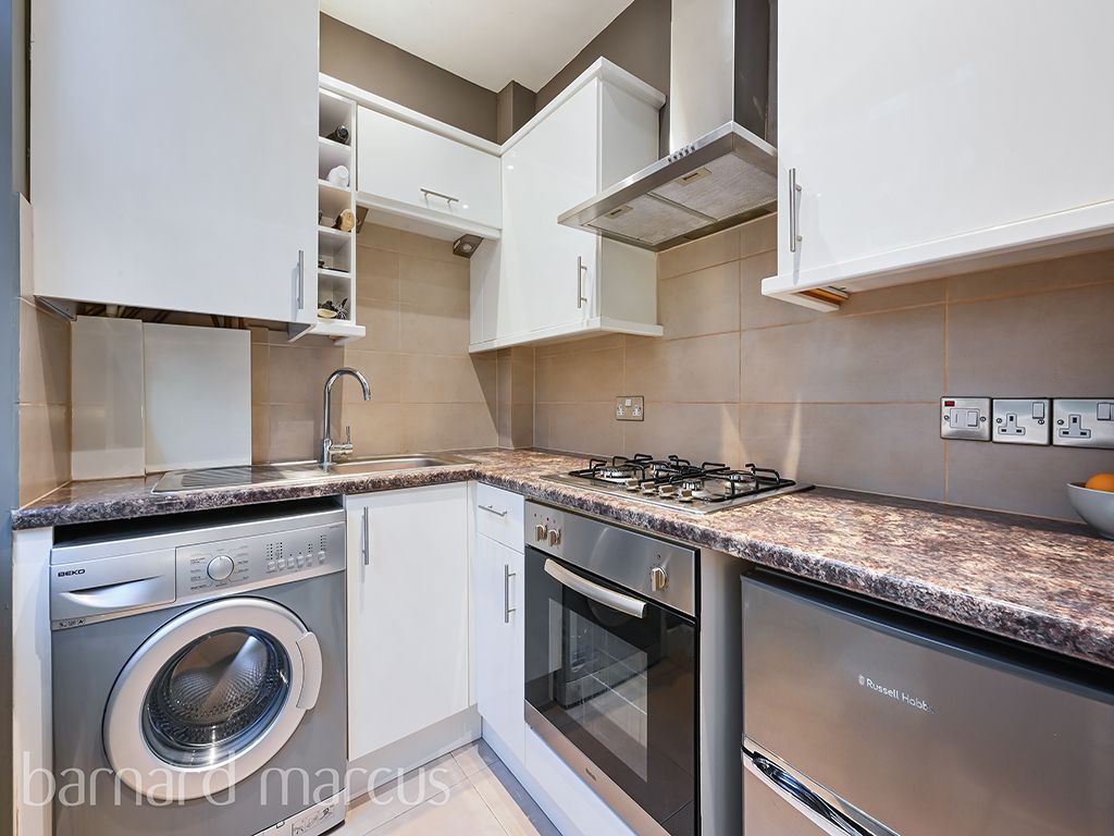 Property photo 2 of 8 Kitchen