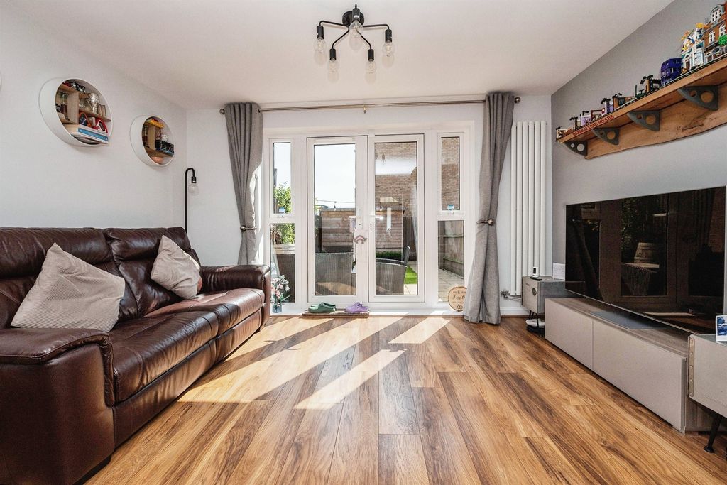 Property photo 2 of 14