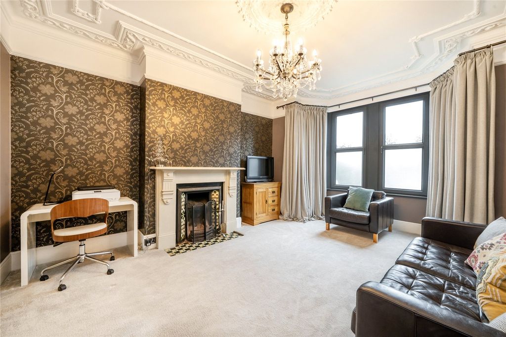 Property photo 3 of 14 Reception