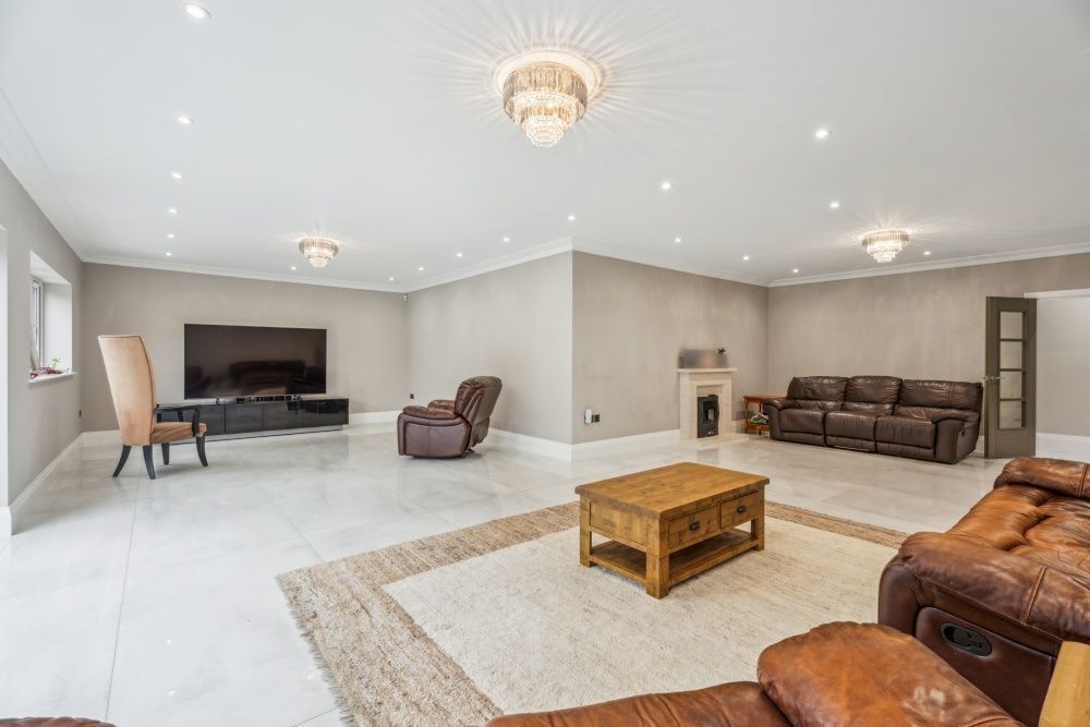 Property photo 1 of 32 Picture No. 05