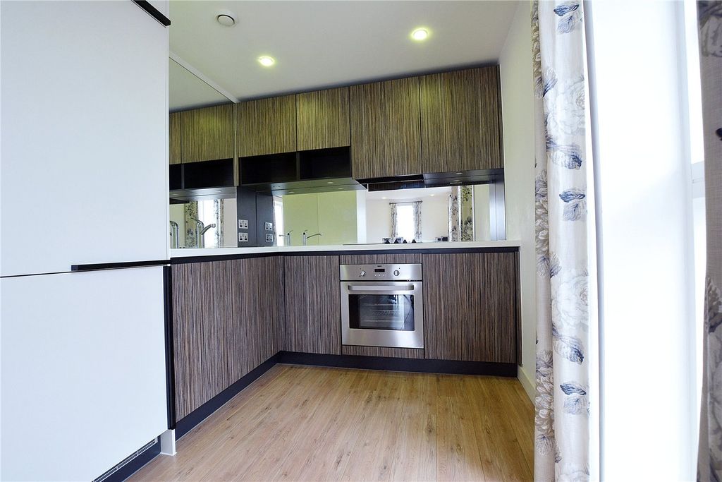 Property photo 2 of 8 Picture No. 17