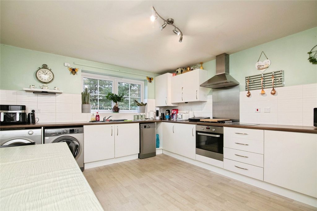 Property photo 2 of 27 Picture No. 19