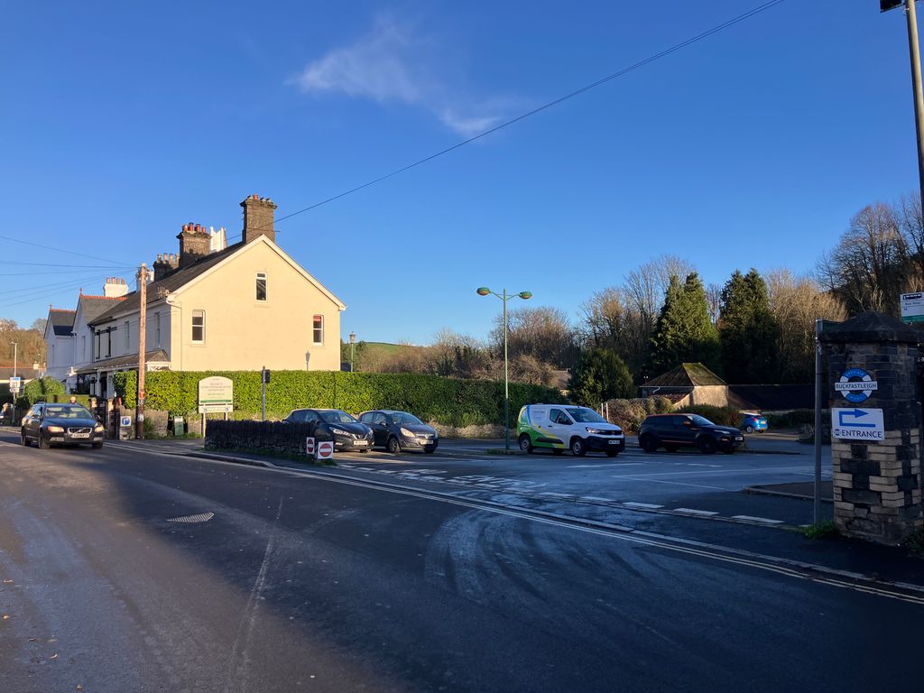 Property photo 2 of 7 Buckfastleigh, Victoria Woodholme Car Park