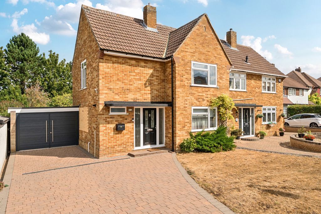 Property photo 1 of 20 1510980-16-6A8c1B...