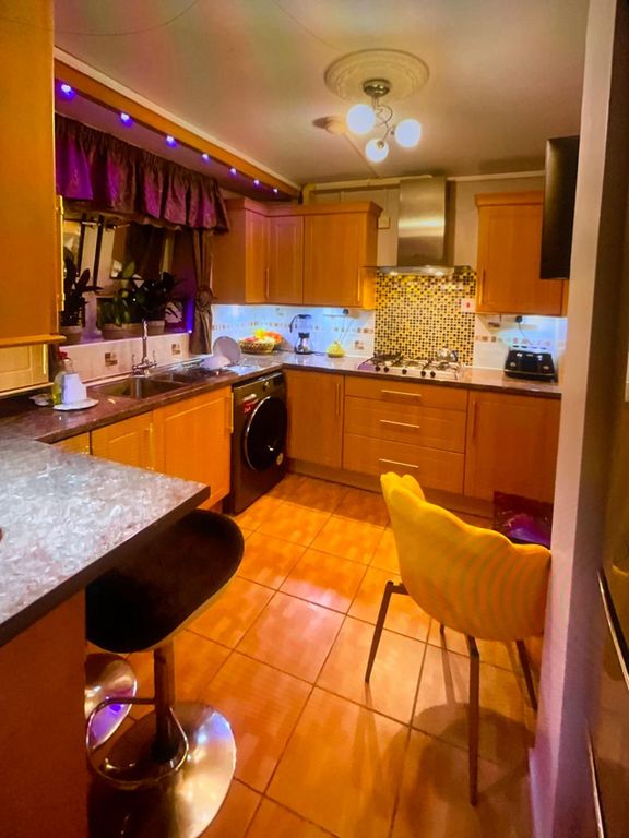 Property photo 2 of 6