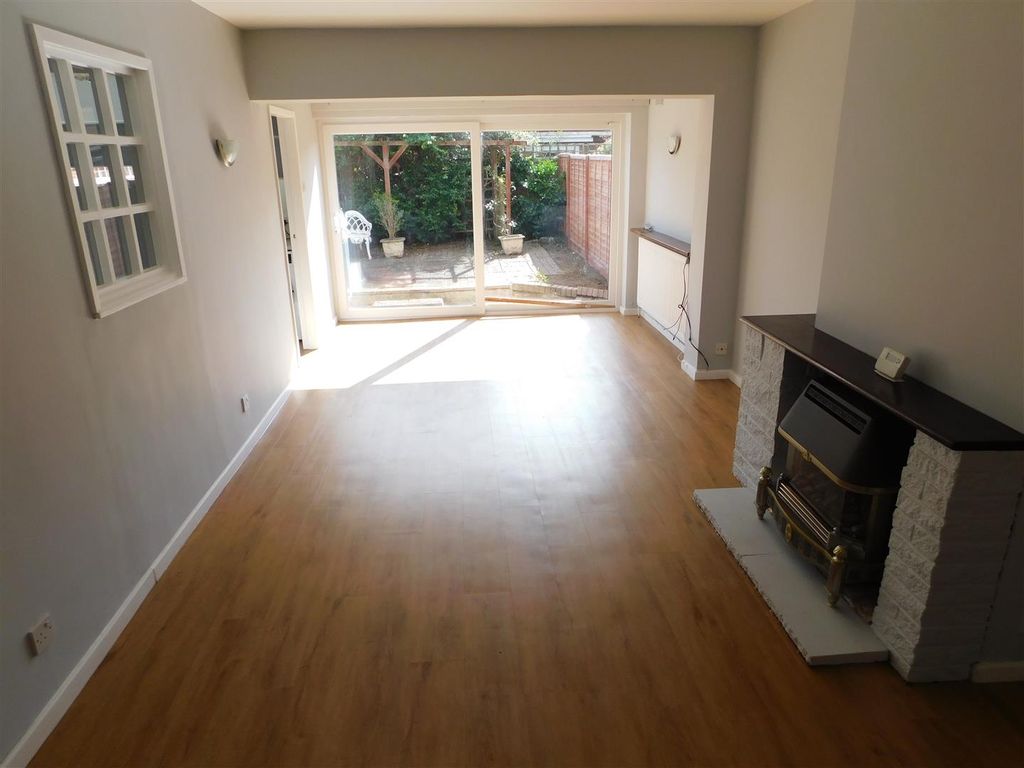 Property photo 2 of 8 Lounge