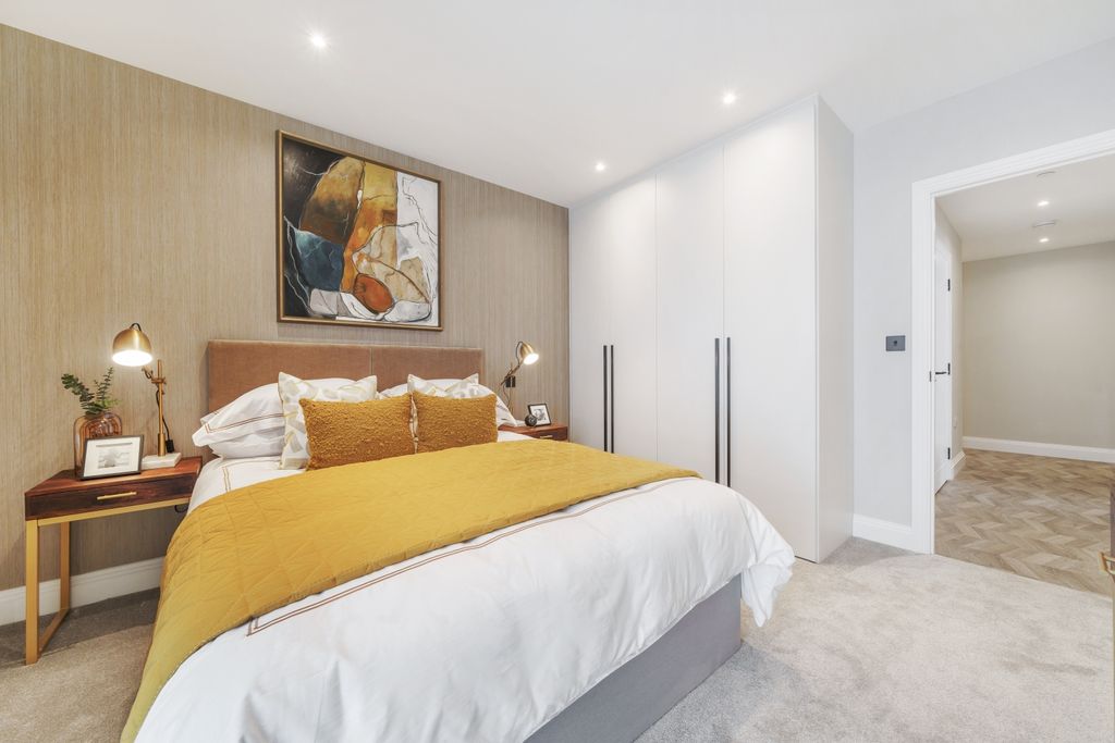 Property photo 2 of 7 Bedroom