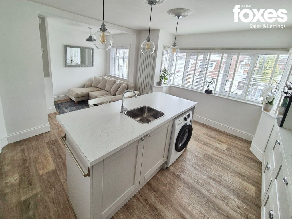 Property photo 2 of 15 4399841