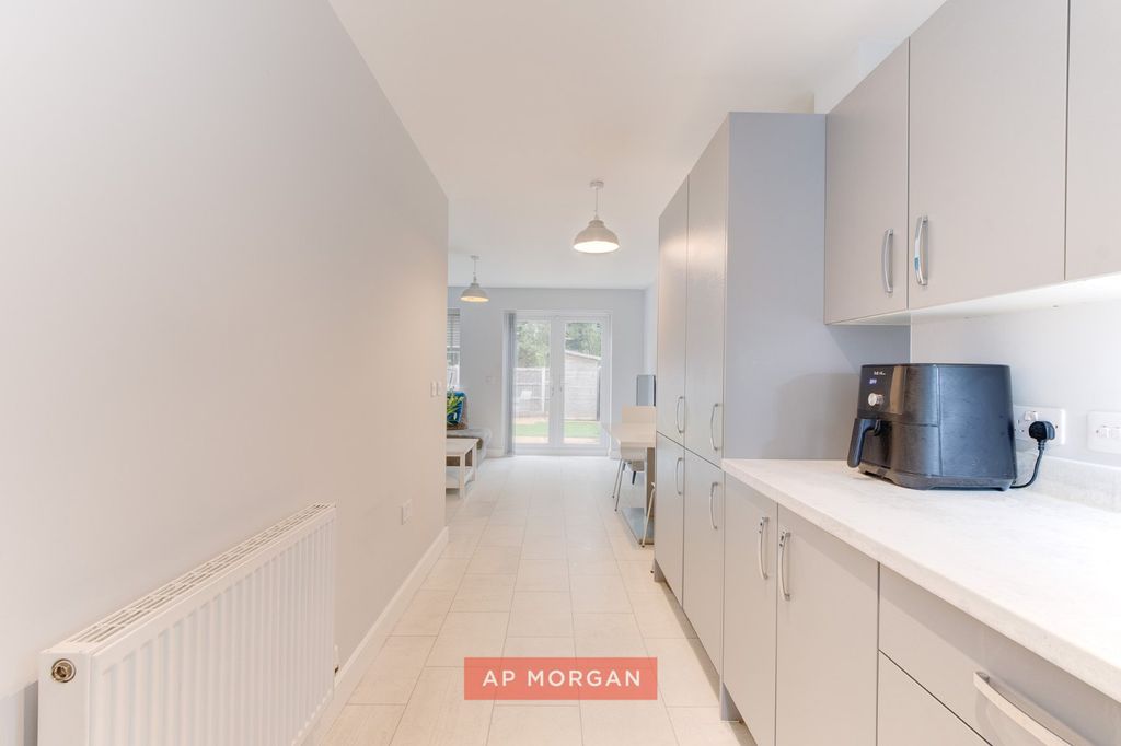 Property photo 2 of 15 Picture No. 05