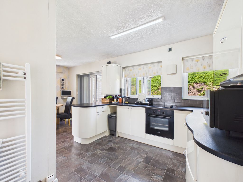 Property photo 3 of 19 Kitchen/Diner