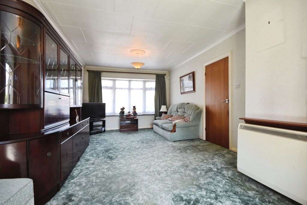 Property photo 2 of 16 Lounge / Diner