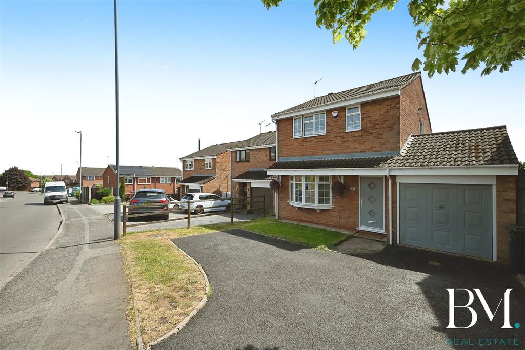 Property photo 3 of 18 c1.Jpg