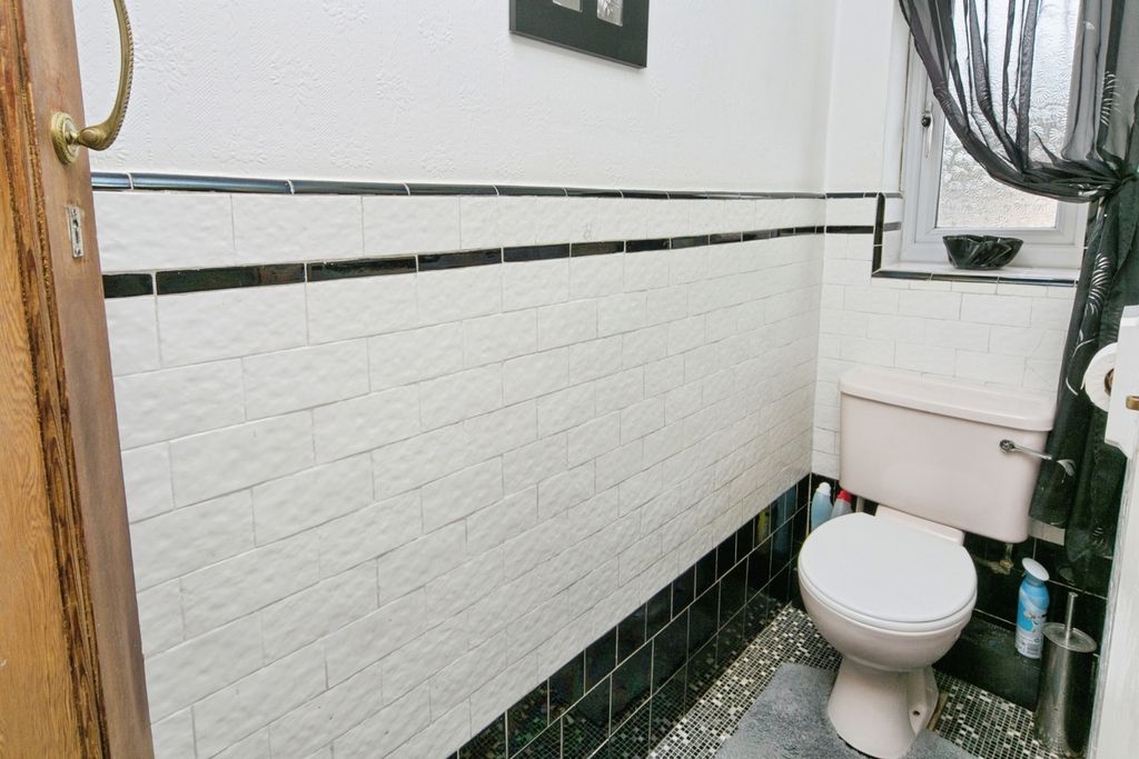Additional image 14 of 3 bed flat for saleVicarage Avenue, Llandudno, Conwy LL30