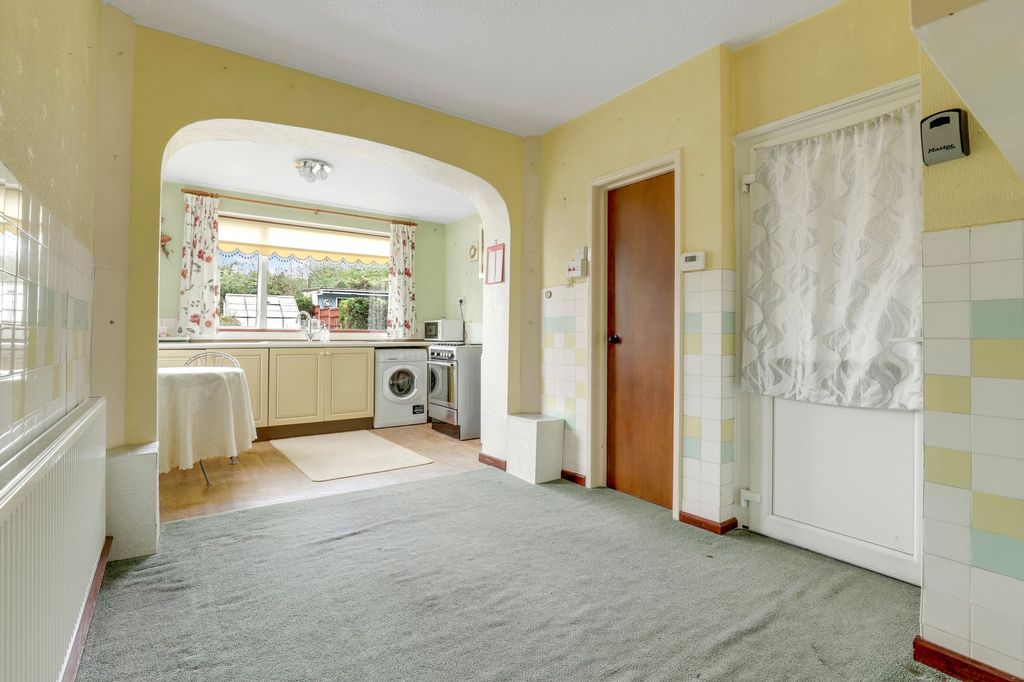Property photo 3 of 14