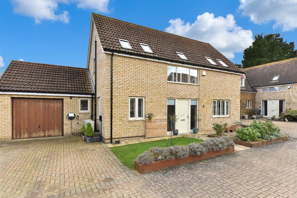 Property photo 1 of 32