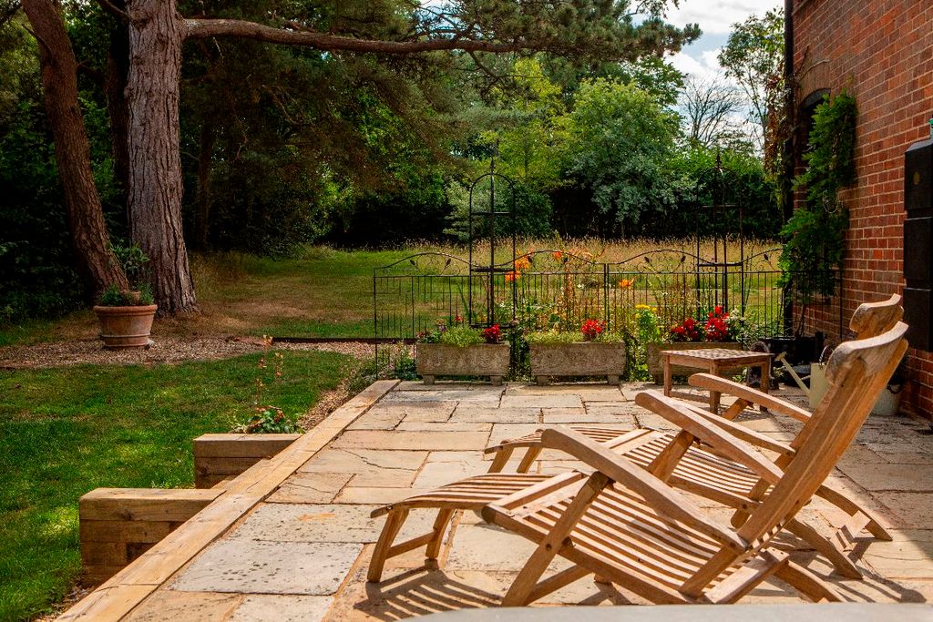 Property photo 2 of 24