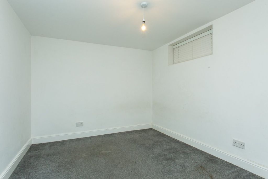 Property photo 3 of 13 Picture 3