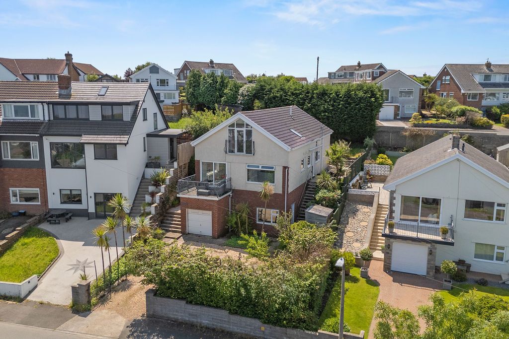Property photo 1 of 33