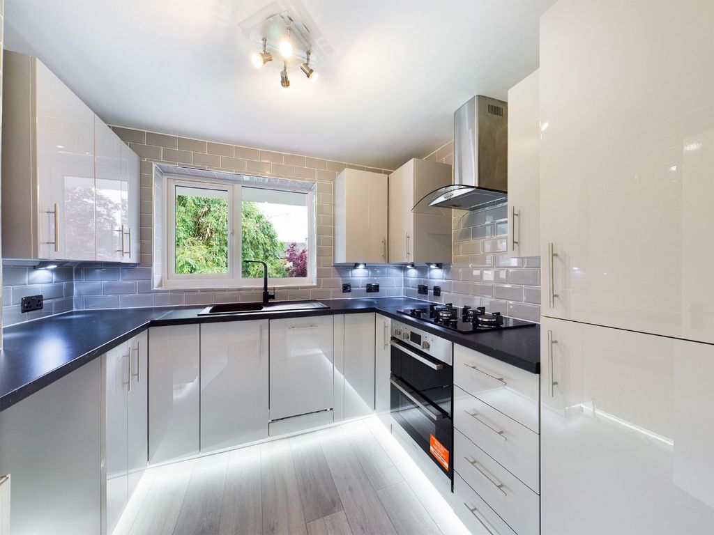 Property photo 3 of 20 4265504