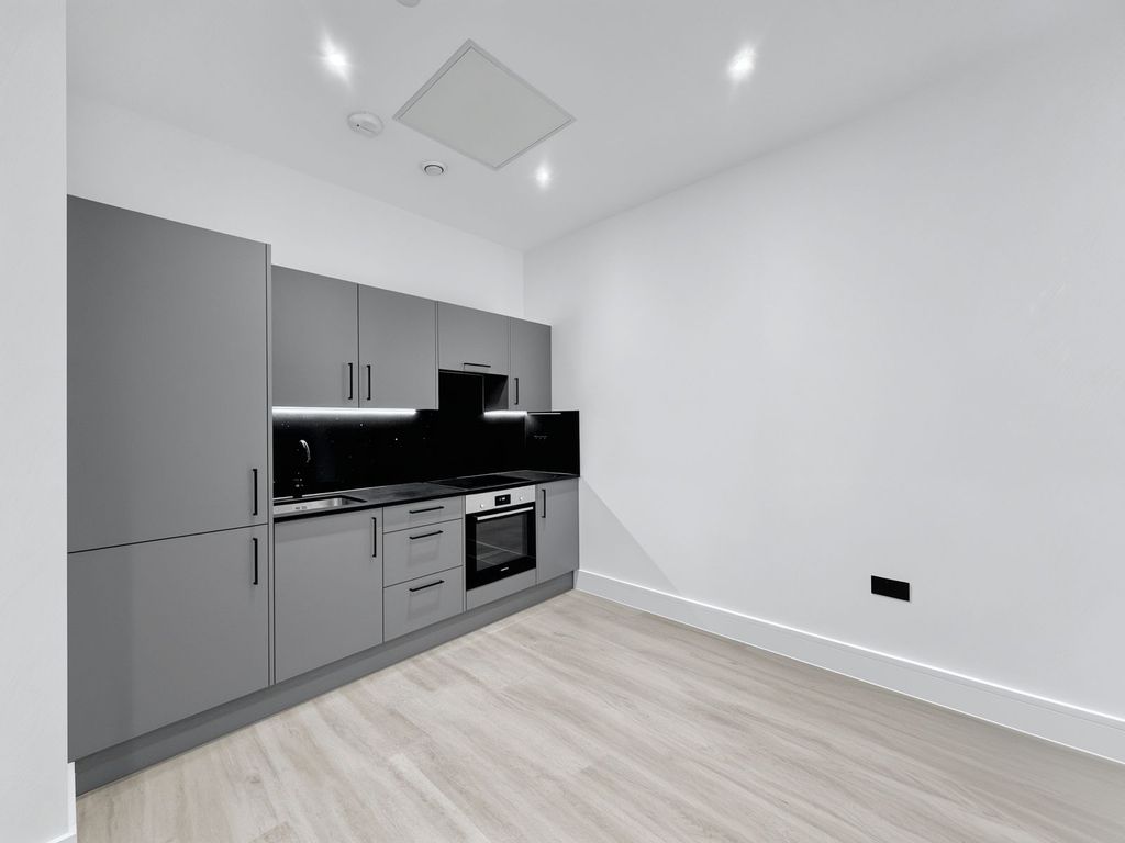 Property photo 1 of 4 Kitchen