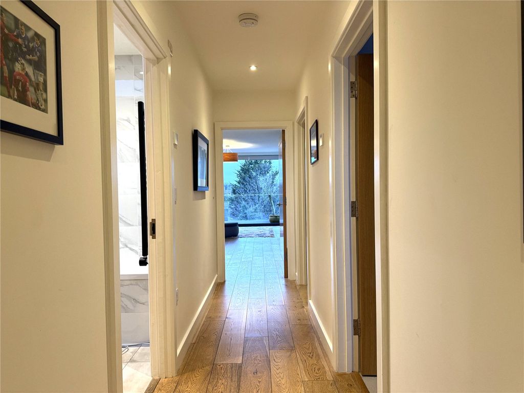 Property photo 3 of 14 Picture No. 18