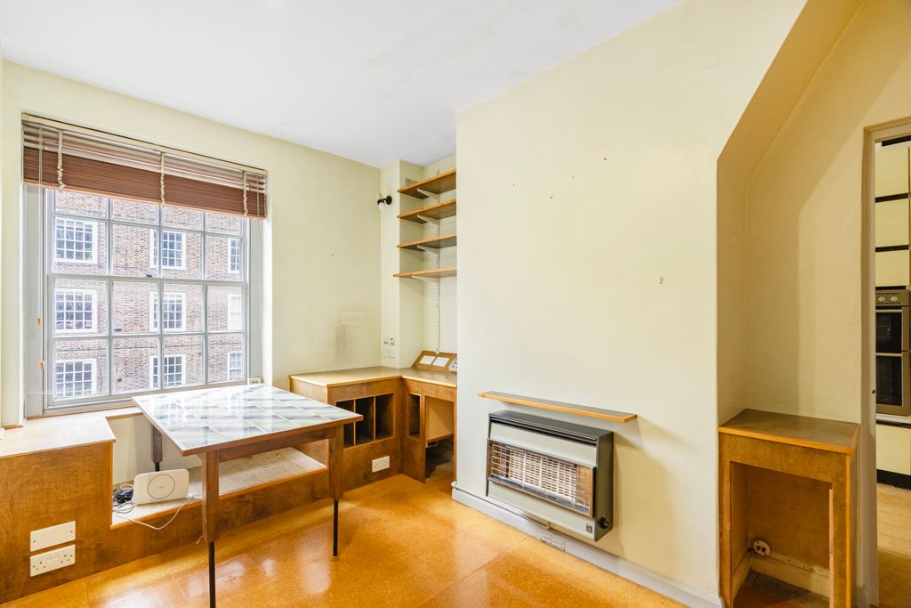 Property photo 2 of 20 Lounge