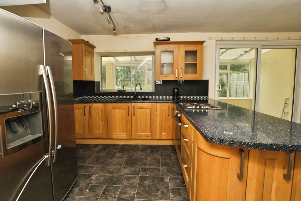 Property photo 2 of 13